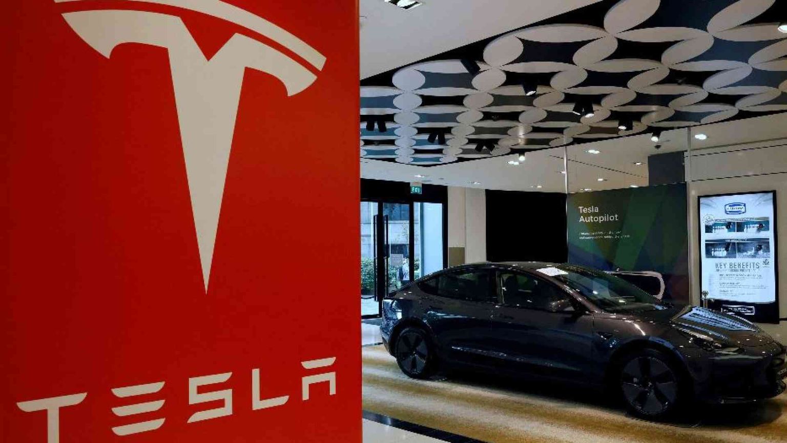 Perché Elon Musk vuole licenziare 14mila dipendenti di Tesla