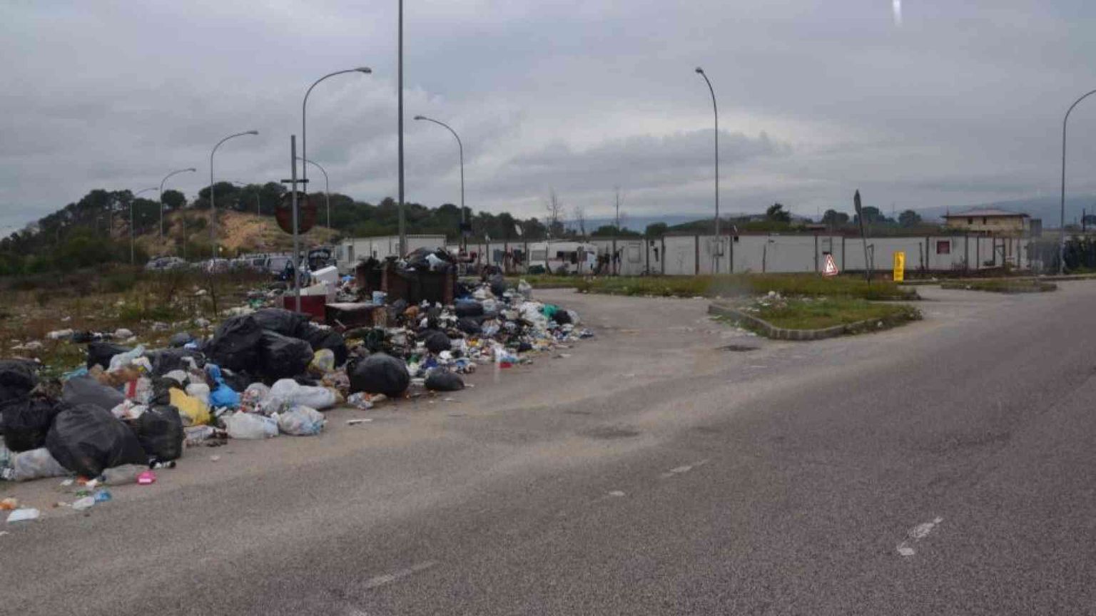Rosarno, sgomberato il campo-ghetto dei braccianti immigrati