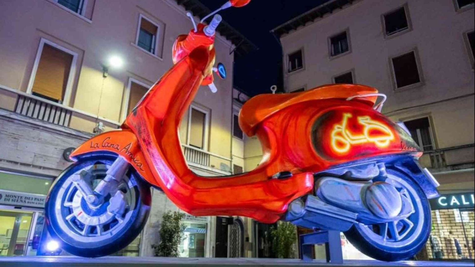 Da tutto il mondo a Pontedera per celebrare la Vespa
