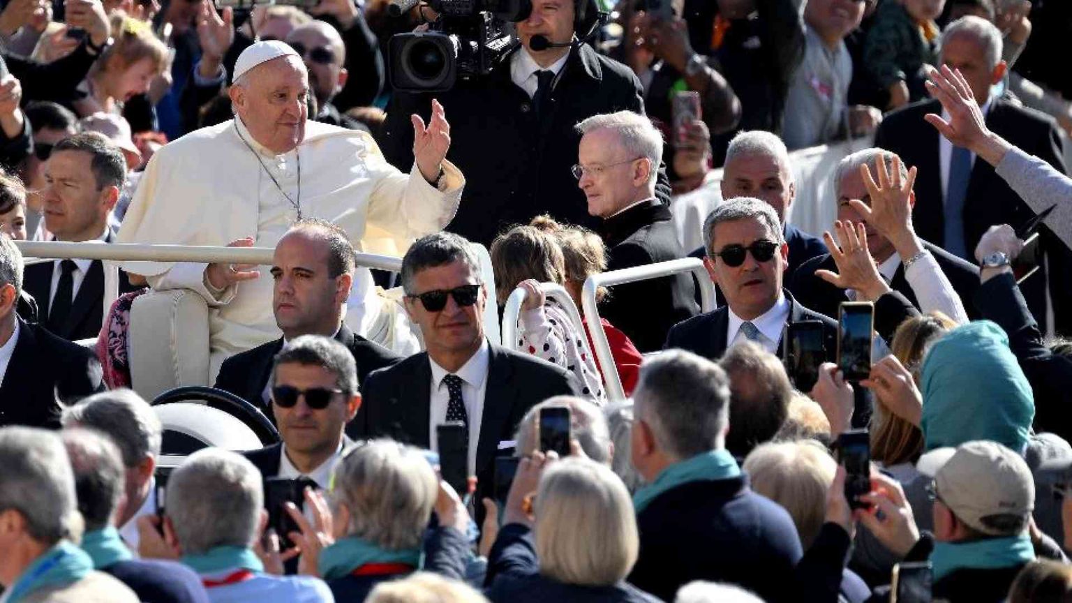 Il Papa: a volte è necessario indignarsi ma va fatto nel modo giusto