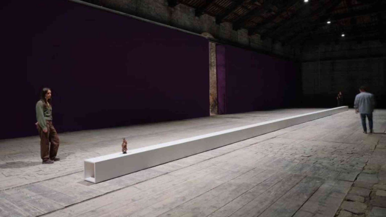 Non solo occhi: una Biennale da toccare e da annusare