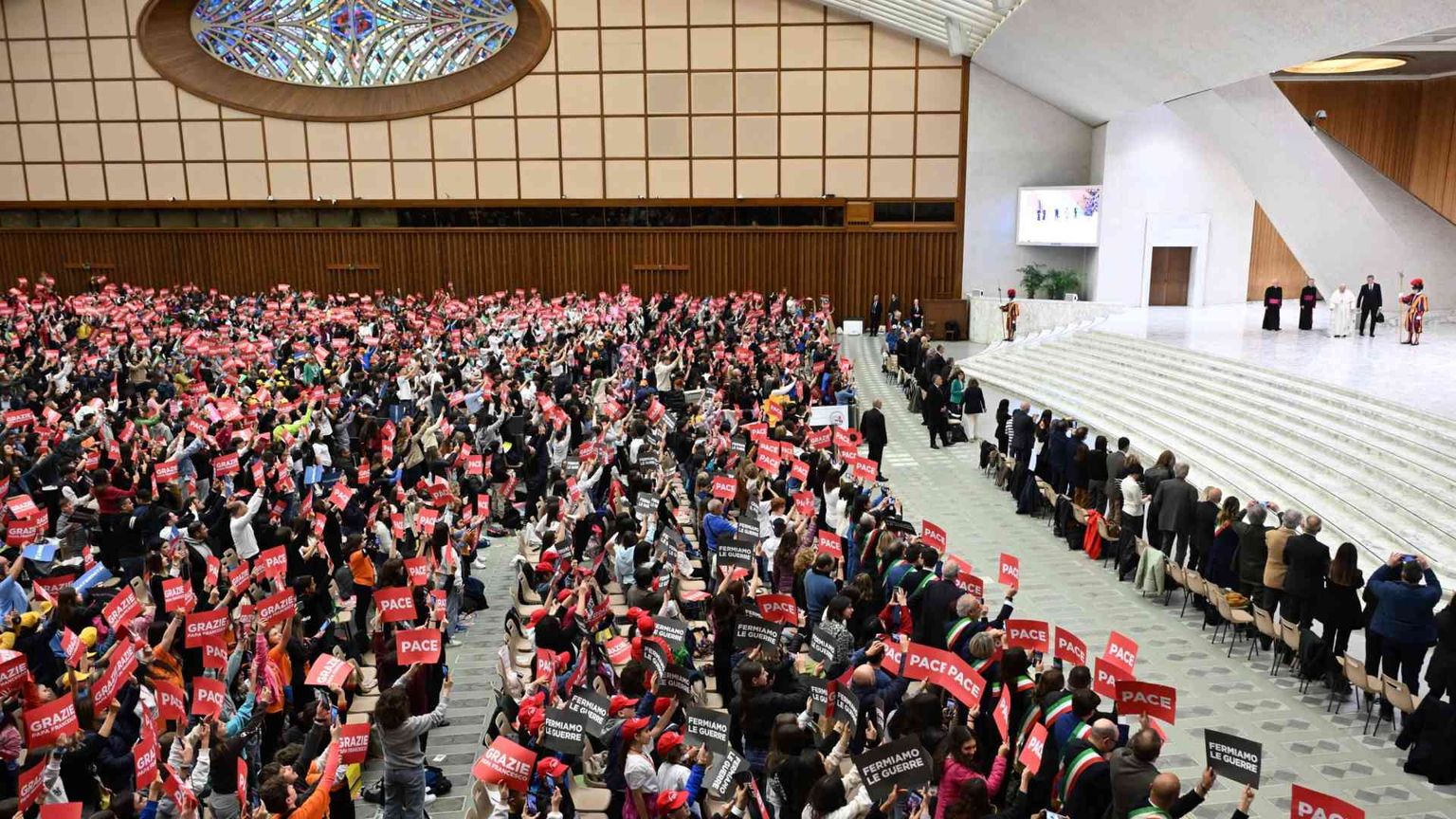 Il Papa alle Scuole per la pace: «Siate protagonisti del futuro»