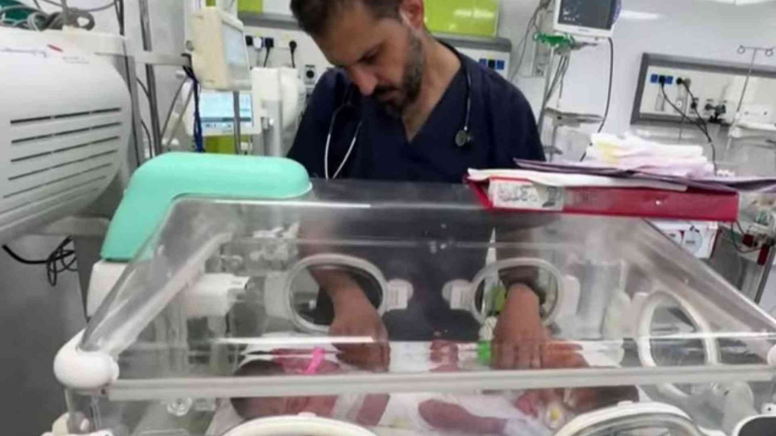 Sabreen Jouda, la neonata estratta viva dal corpo della madre uccisa a Rafah