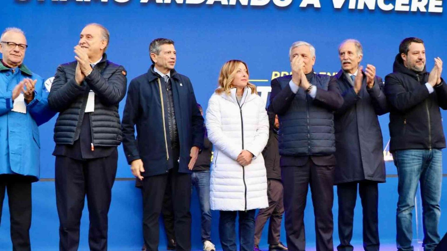 In Basilicata Bardi fa il bis. Ma a trionfare è l'astensionismo