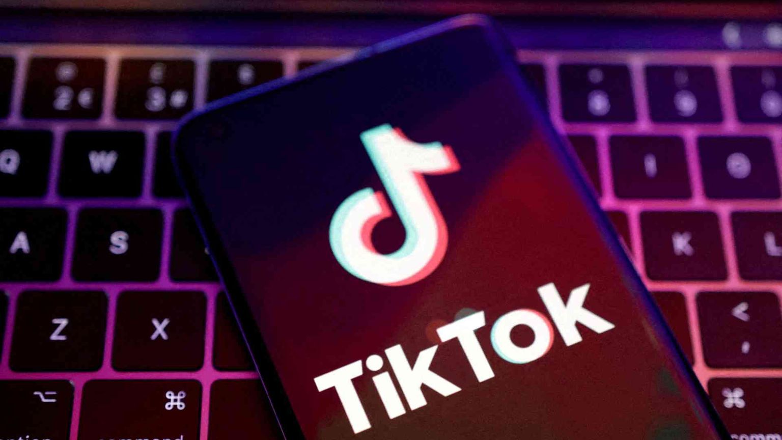 «TikTok non può essere cinese»: dal Senato Usa via libera al divieto