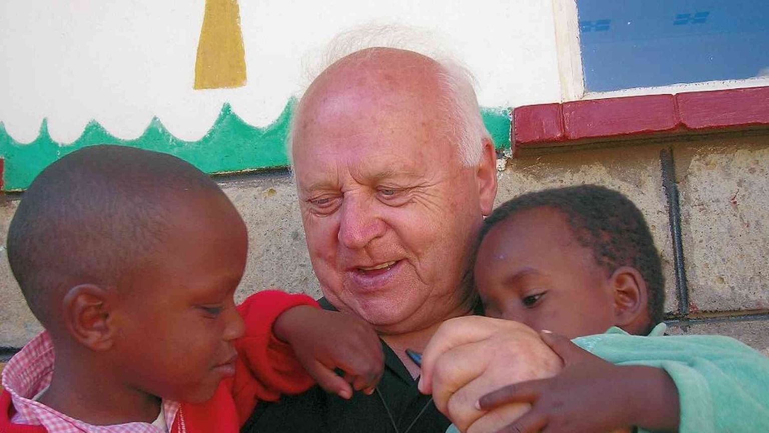 Addio ad Angelo Cavagna, prete operaio e padre dell'obiezione di coscienza