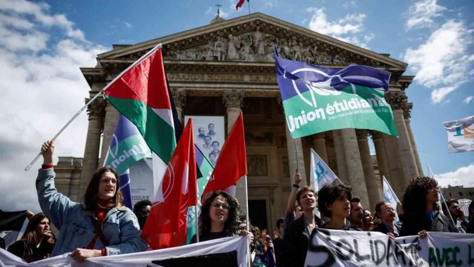 Il Cairo: «Accordo vicino». Dagli Usa all'Europa la rivolta degli atenei