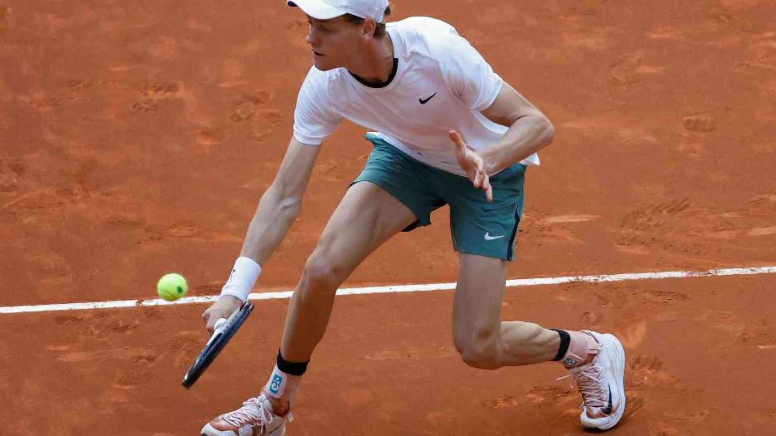 Sinner salta Roma: «Triste non aver recuperato»