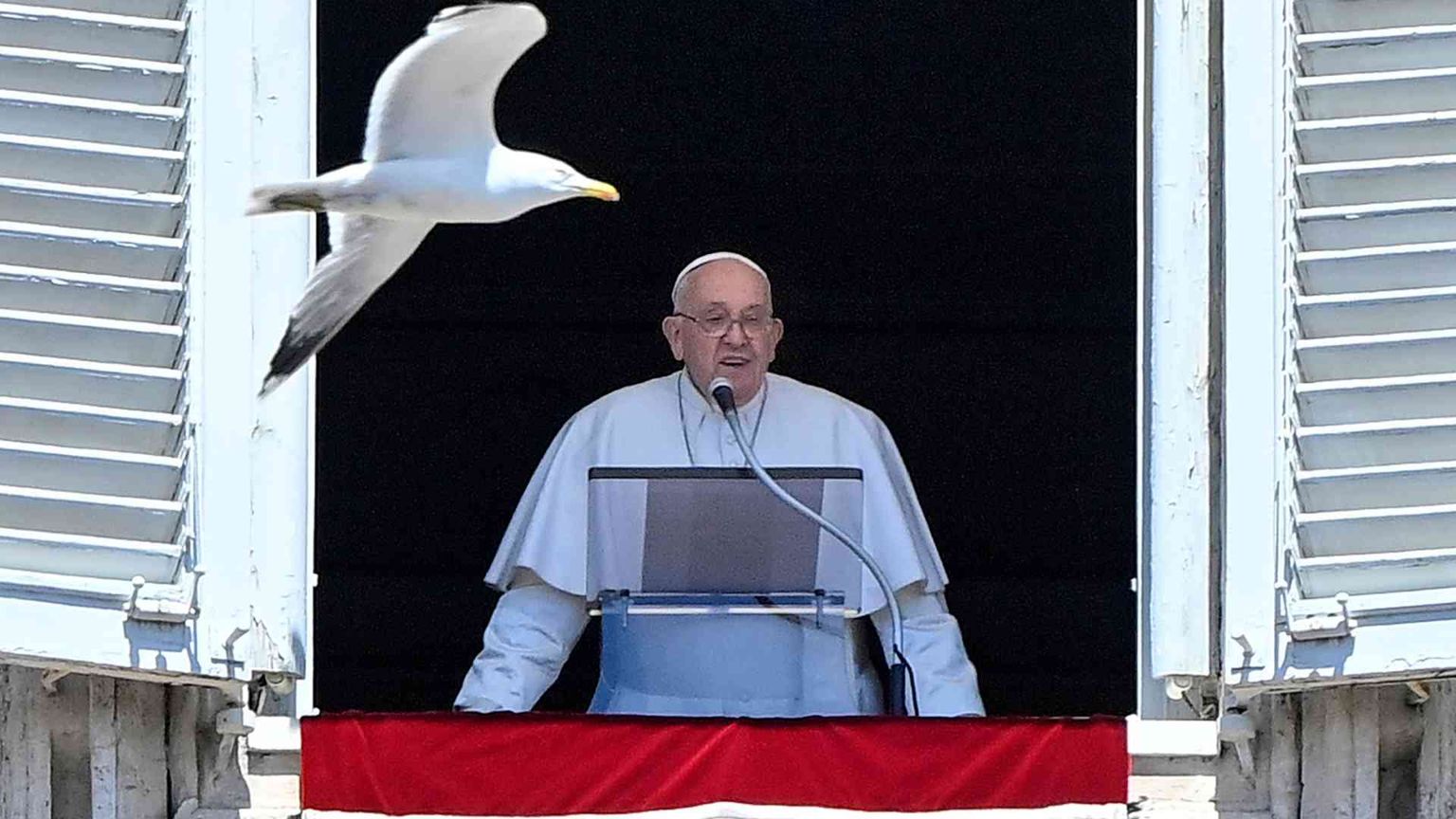 Papa: nuovo no alla guerra. Augura pace e buona Pasqua agli ortodossi