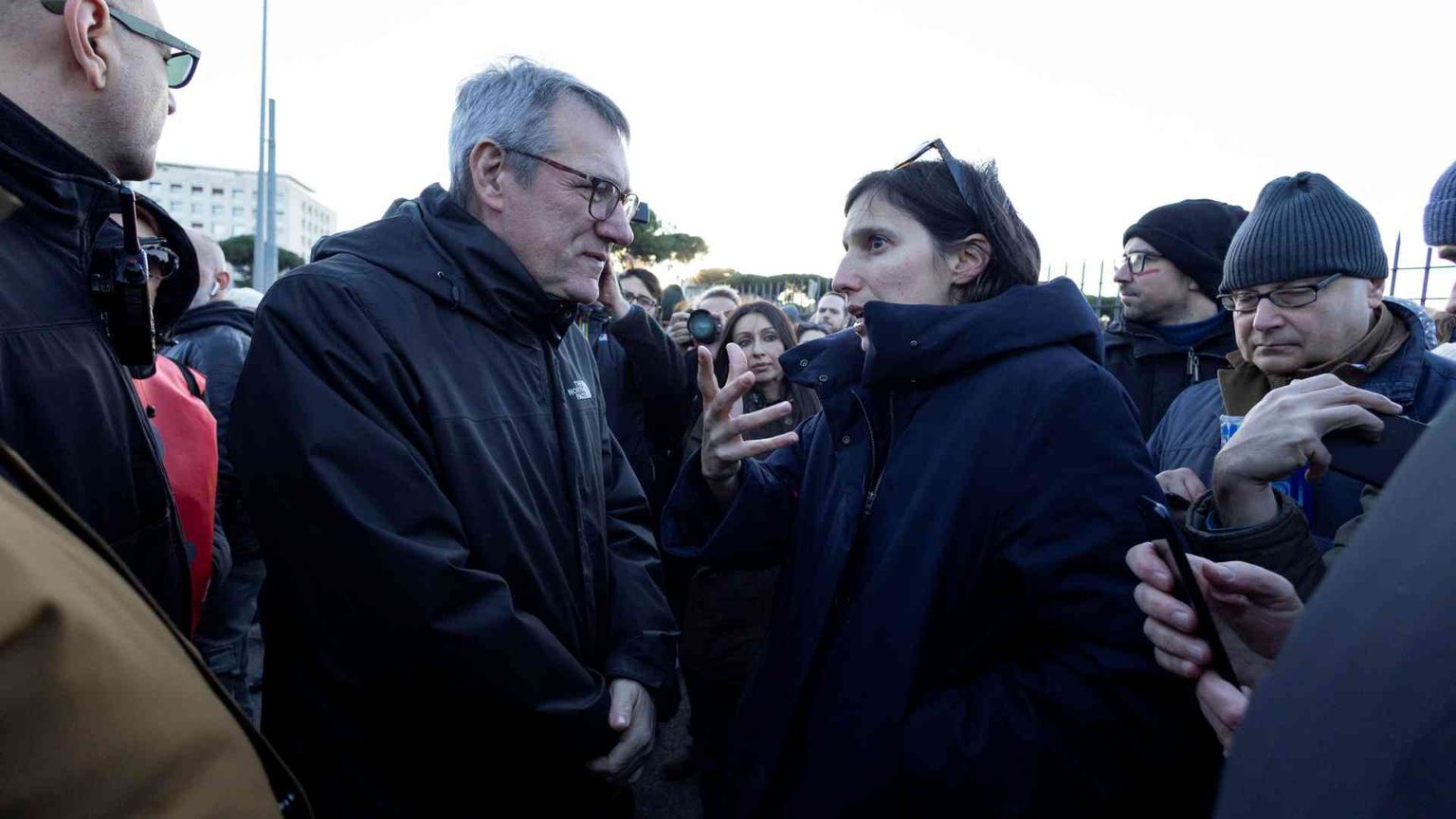 Il «no» al Jobs Act di Schlein spacca il Pd