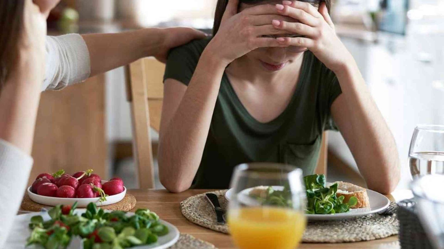 Anoressia e bulimia, i genitori non sono la causa ma possono essere la cura