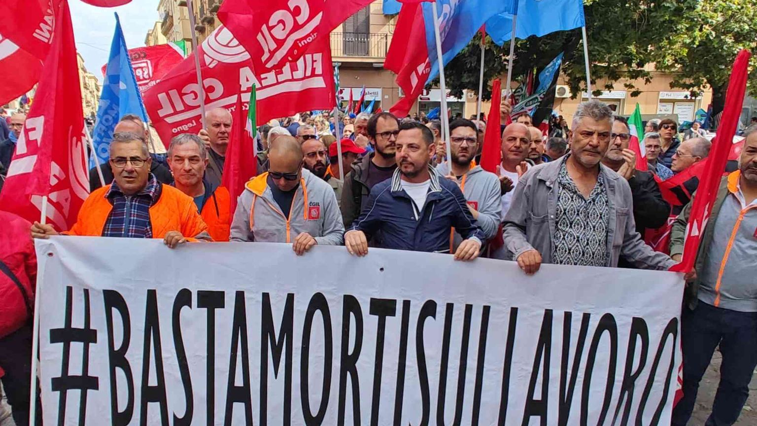 A Casteldaccia si muore di lavoro. E si ricordano i bambini morti di mafia