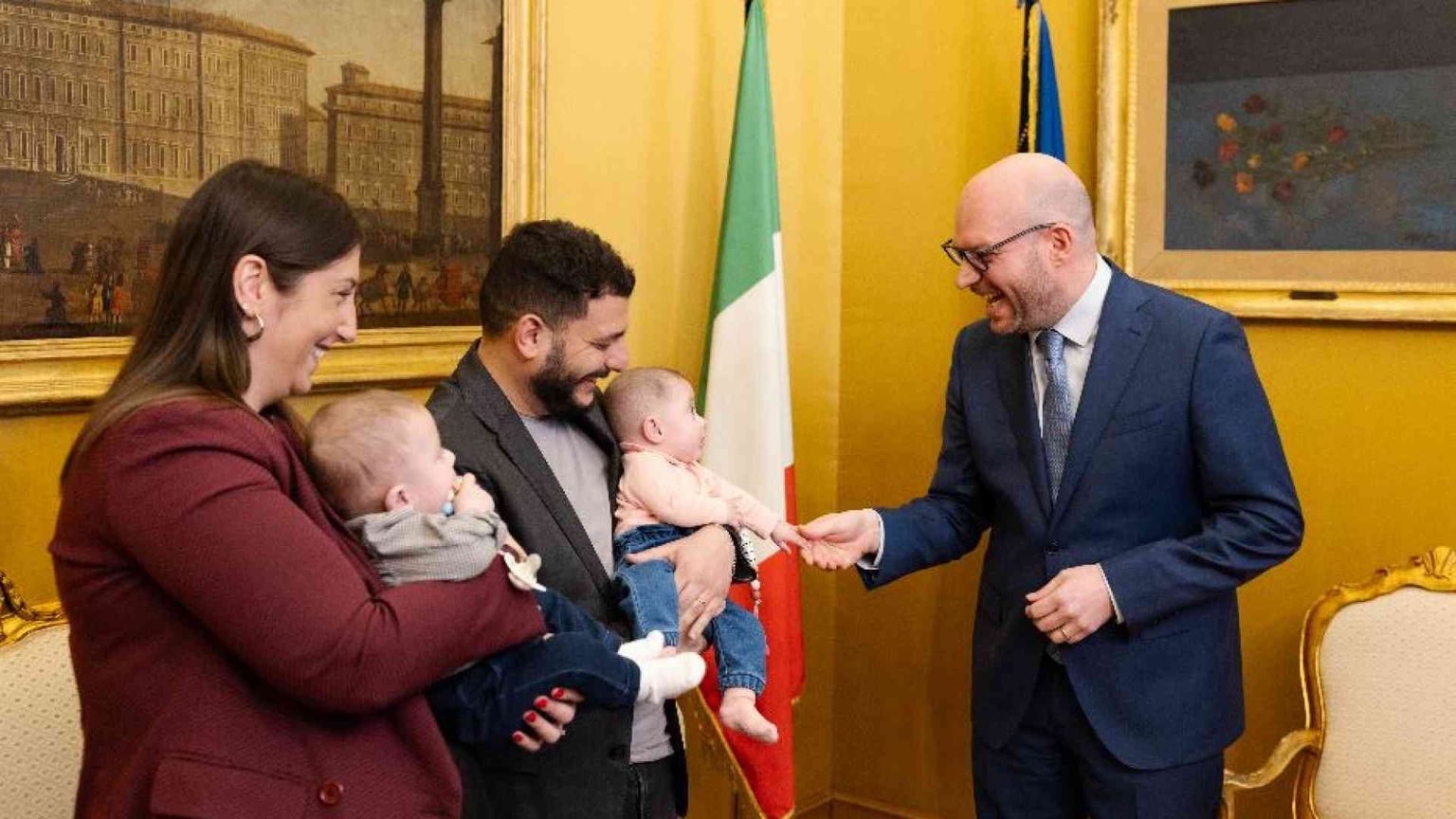 Fontana premia Ylenia, mamma coraggio con un cuore a metà