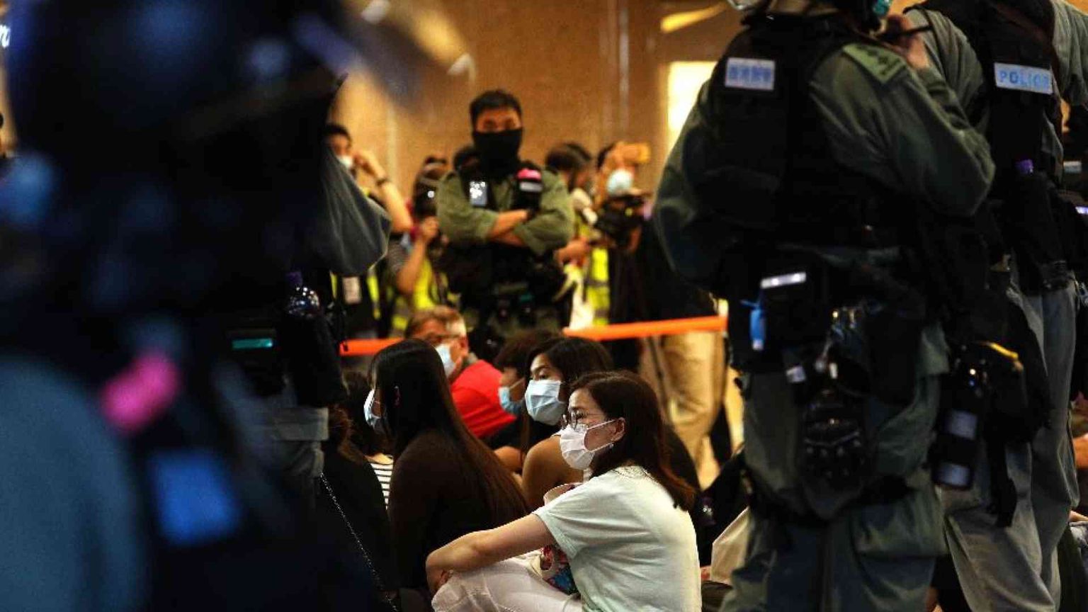 Bandito a Hong Kong l'inno delle proteste, Pechino plaude