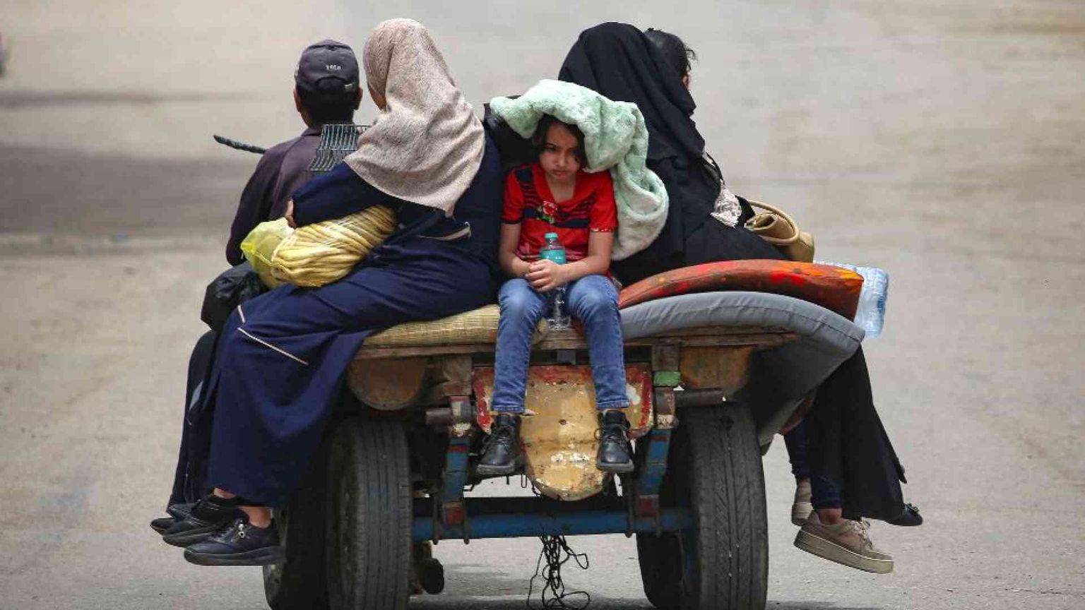 Israele: «Avanti su Rafah». I carri armati circondano la zona est