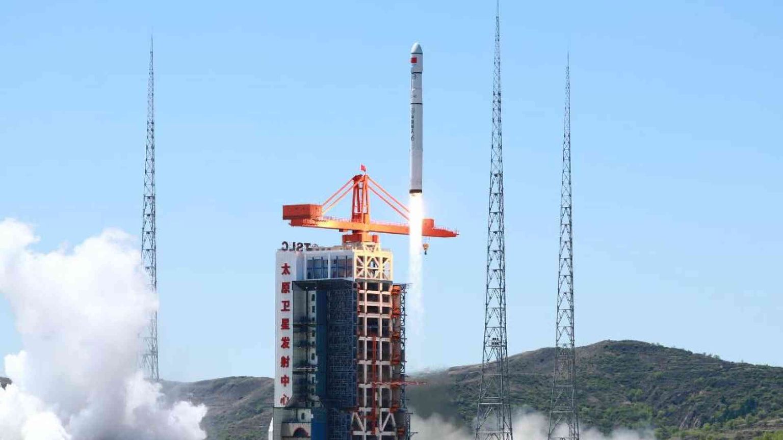 Le guerre spaziali: in orbita lo scontro tra America e Cina