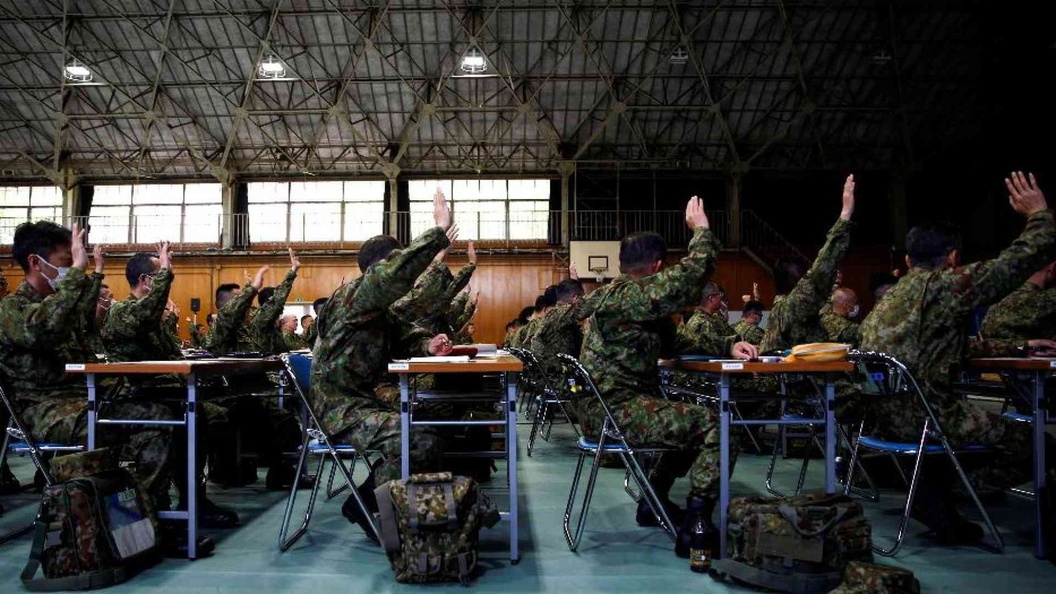 A corto di soldati, Tokyo vuole reclutare più donne
