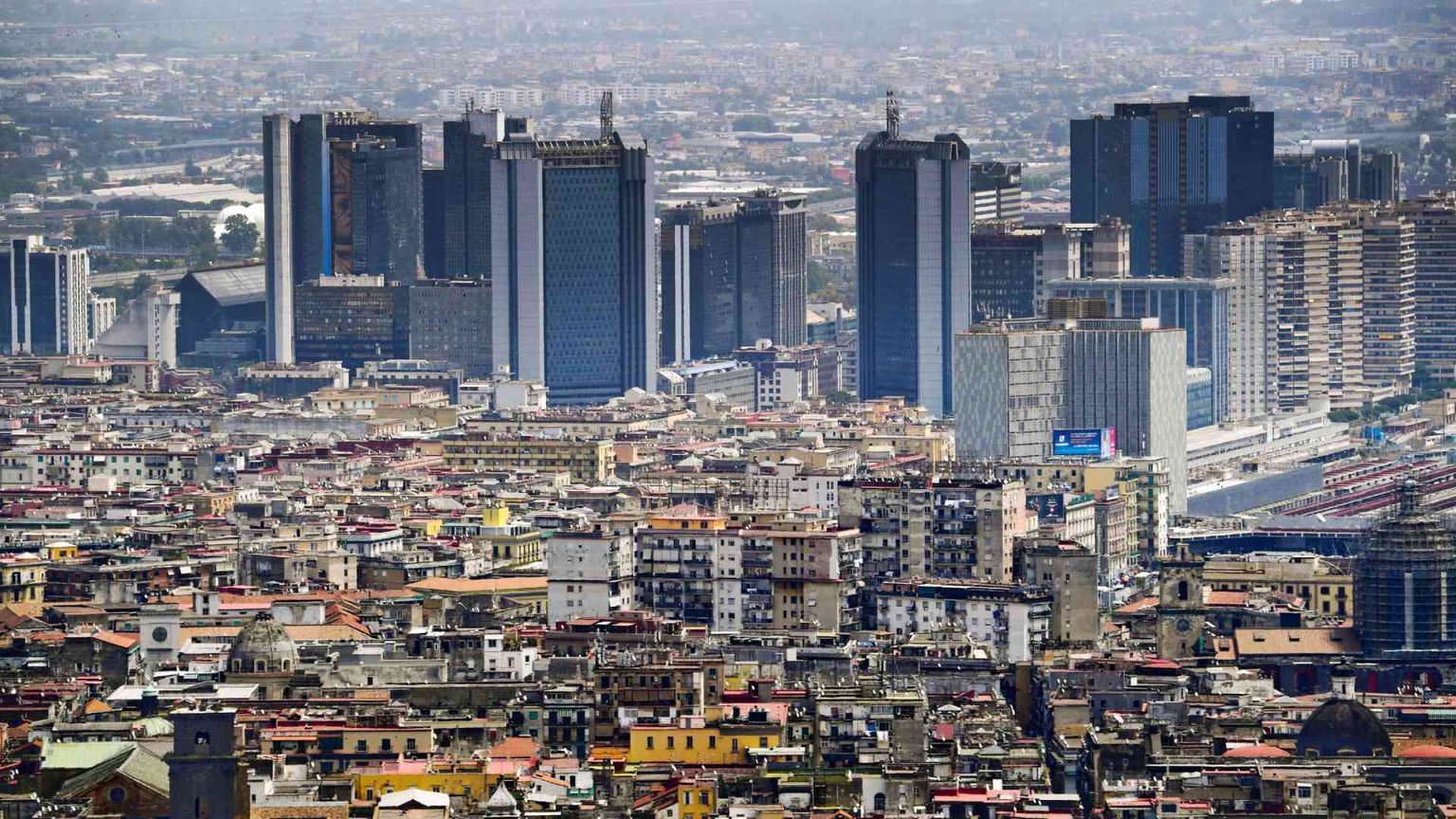 I tassi elevati mettono in crisi il mattone: giù compravendite, prezzi e mutui