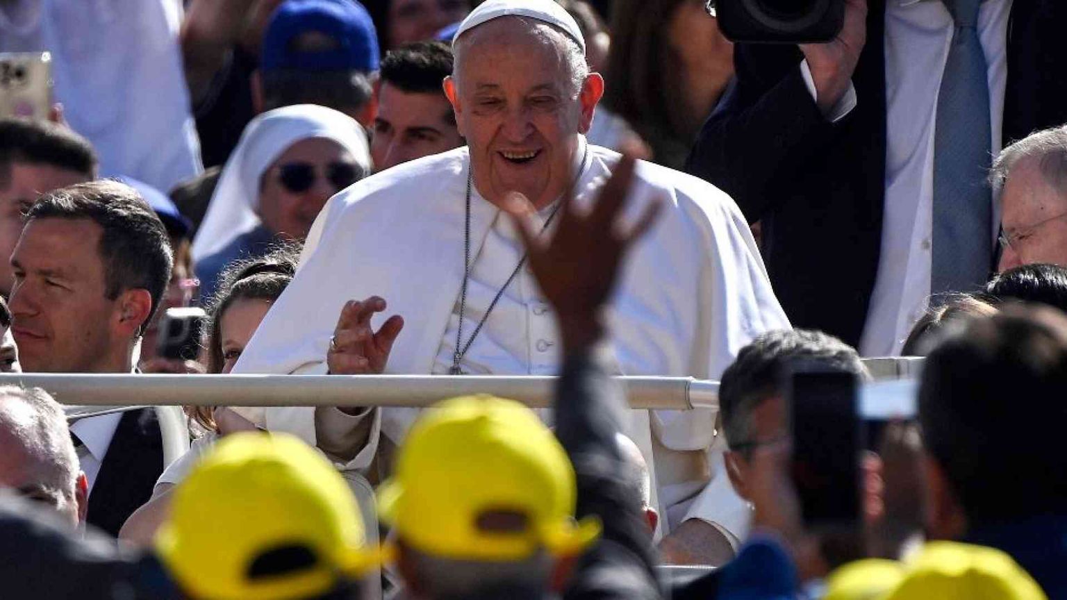 Il Papa: la pace è artigianale, la costruiamo con i nostri gesti