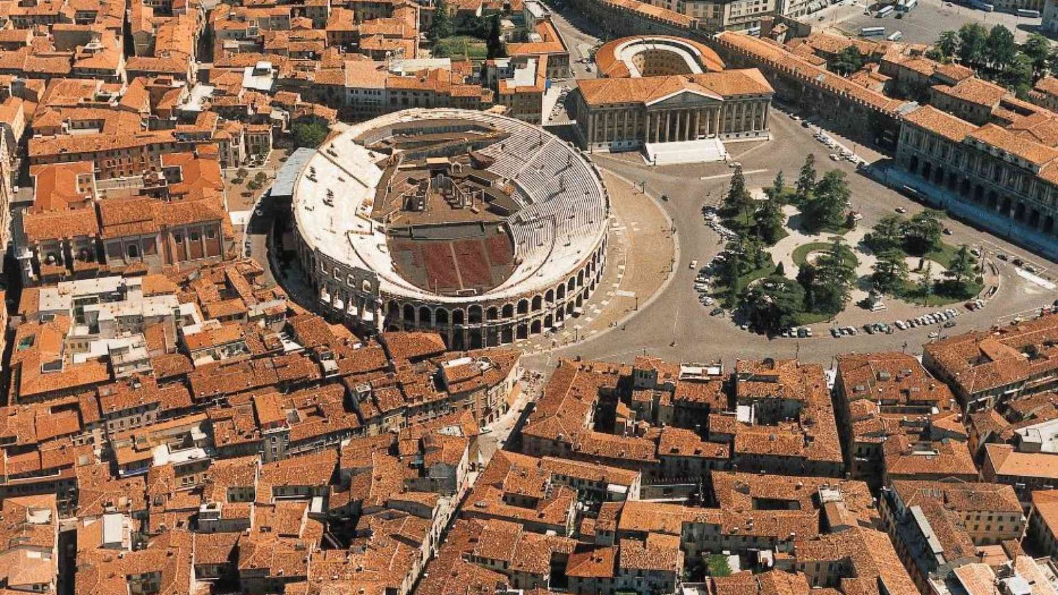 I bimbi, l'Arena, la pace: tutto sulla visita del Papa a Verona