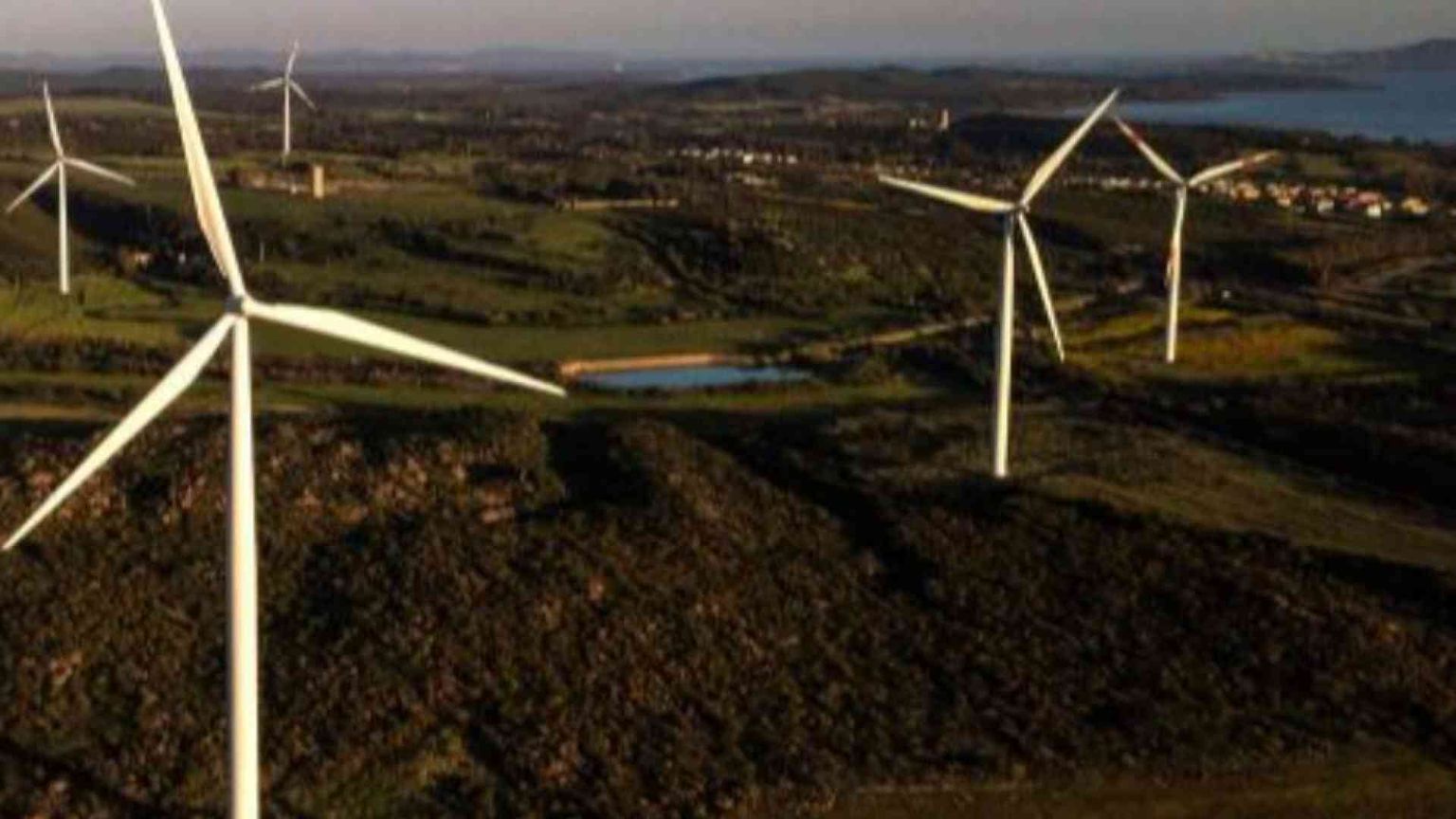 La Sardegna e lo stop alle rinnovabili: «Le vogliamo, ma no allo scempio»