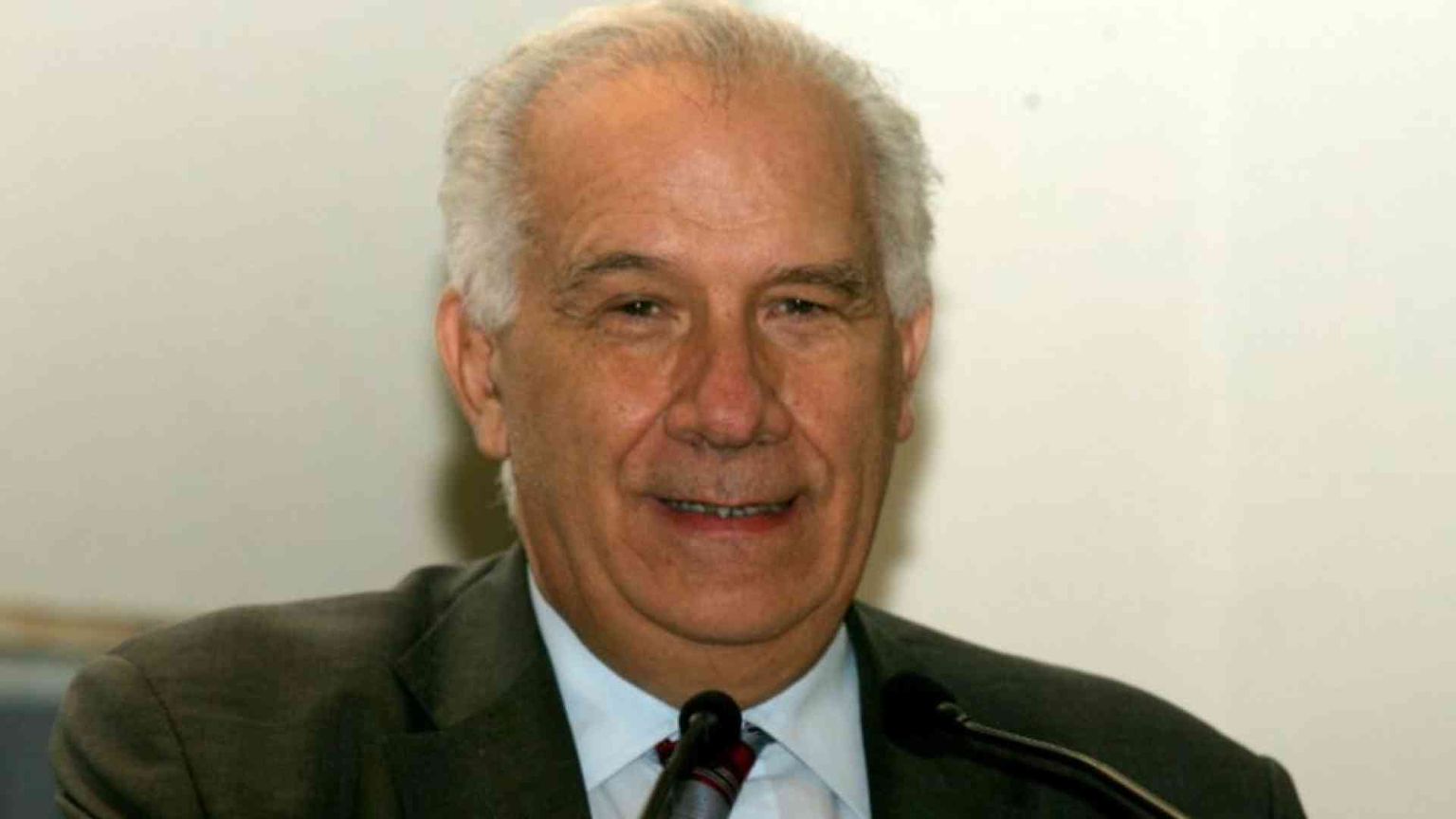 «Non arrivano figli? Affidiamoci a Carlo Casini»