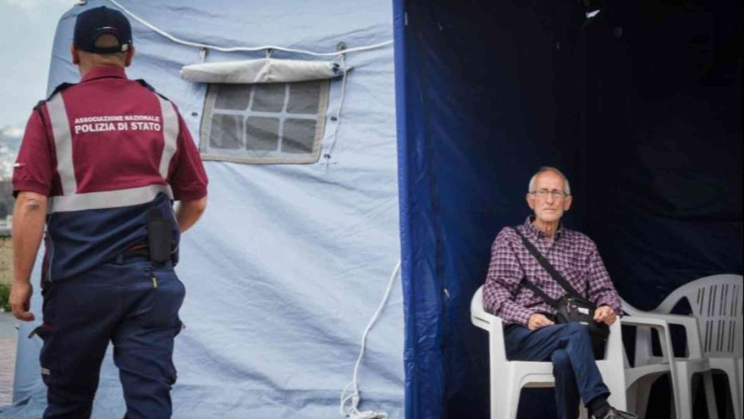 Pozzuoli città sospesa. «Serve l’Esercito». Al via l’esodo degli inquilini