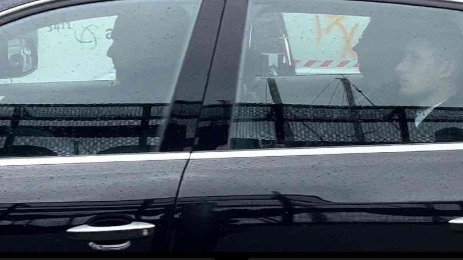 Toti interrogato per otto ore: «Neanche un euro per me»