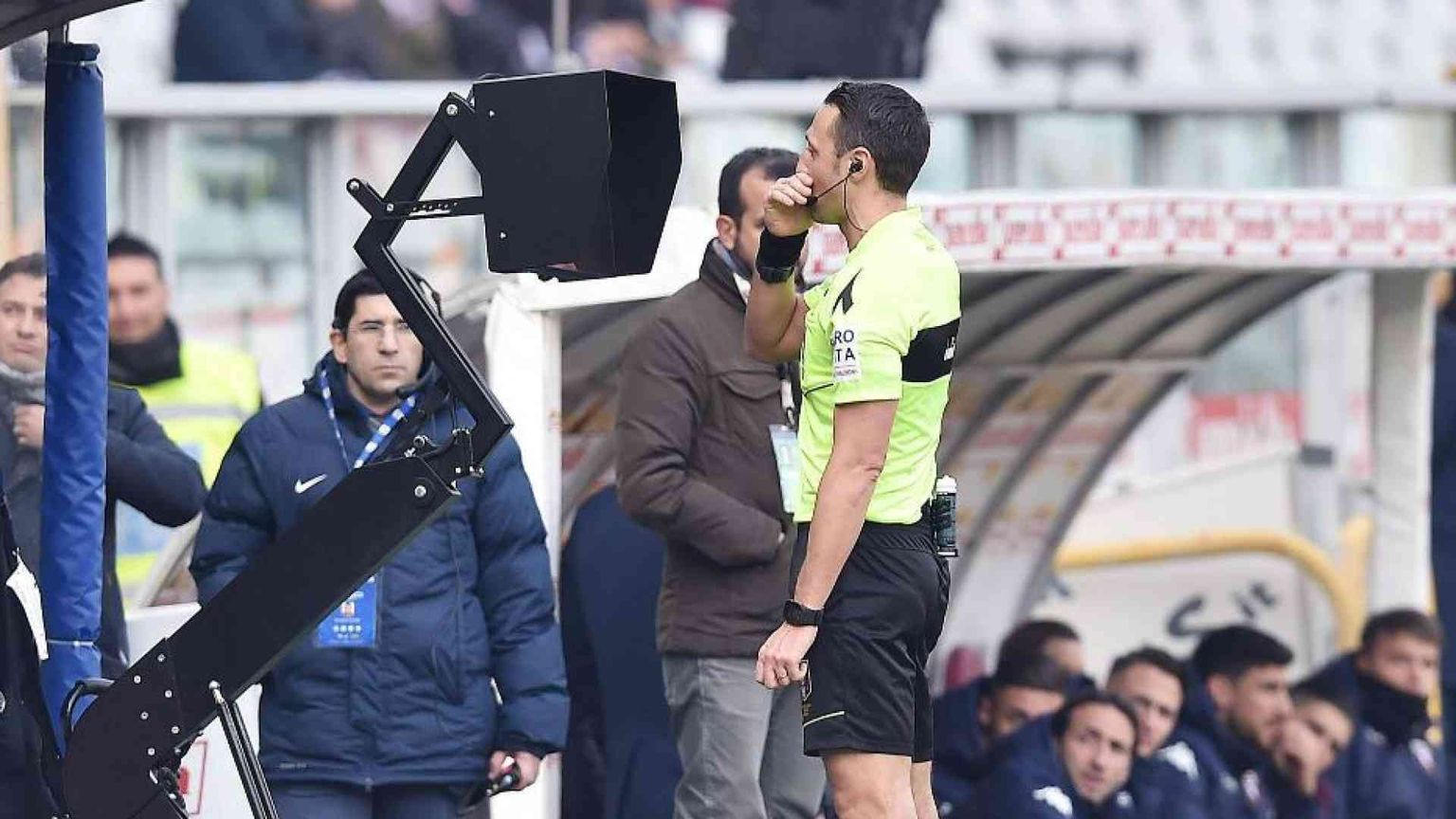 La proposta di abolire il Var dai campi: «L'errore umano fa parte del gioco»