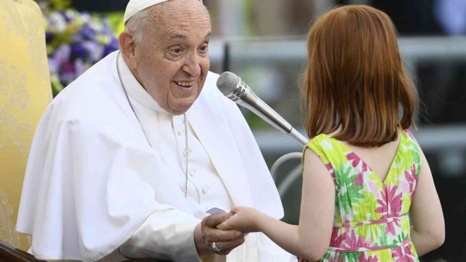 In 50mila all'Olimpico con il Papa e i bambini: «Costruiamo insieme la pace»