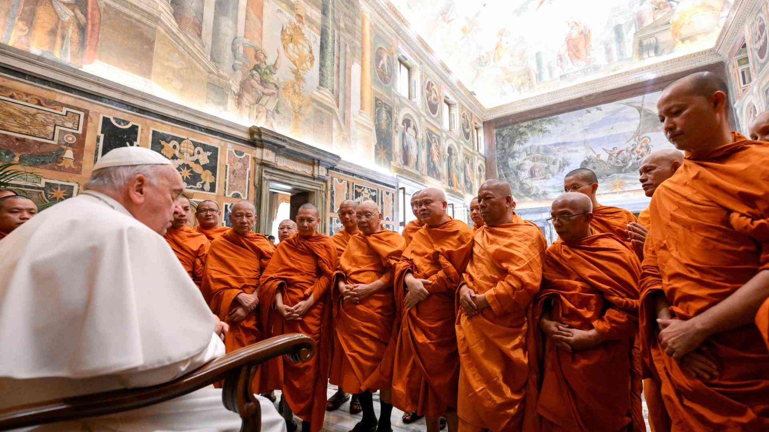 Il Papa ai buddisti: «Collaboriamo per un mondo più inclusivo»