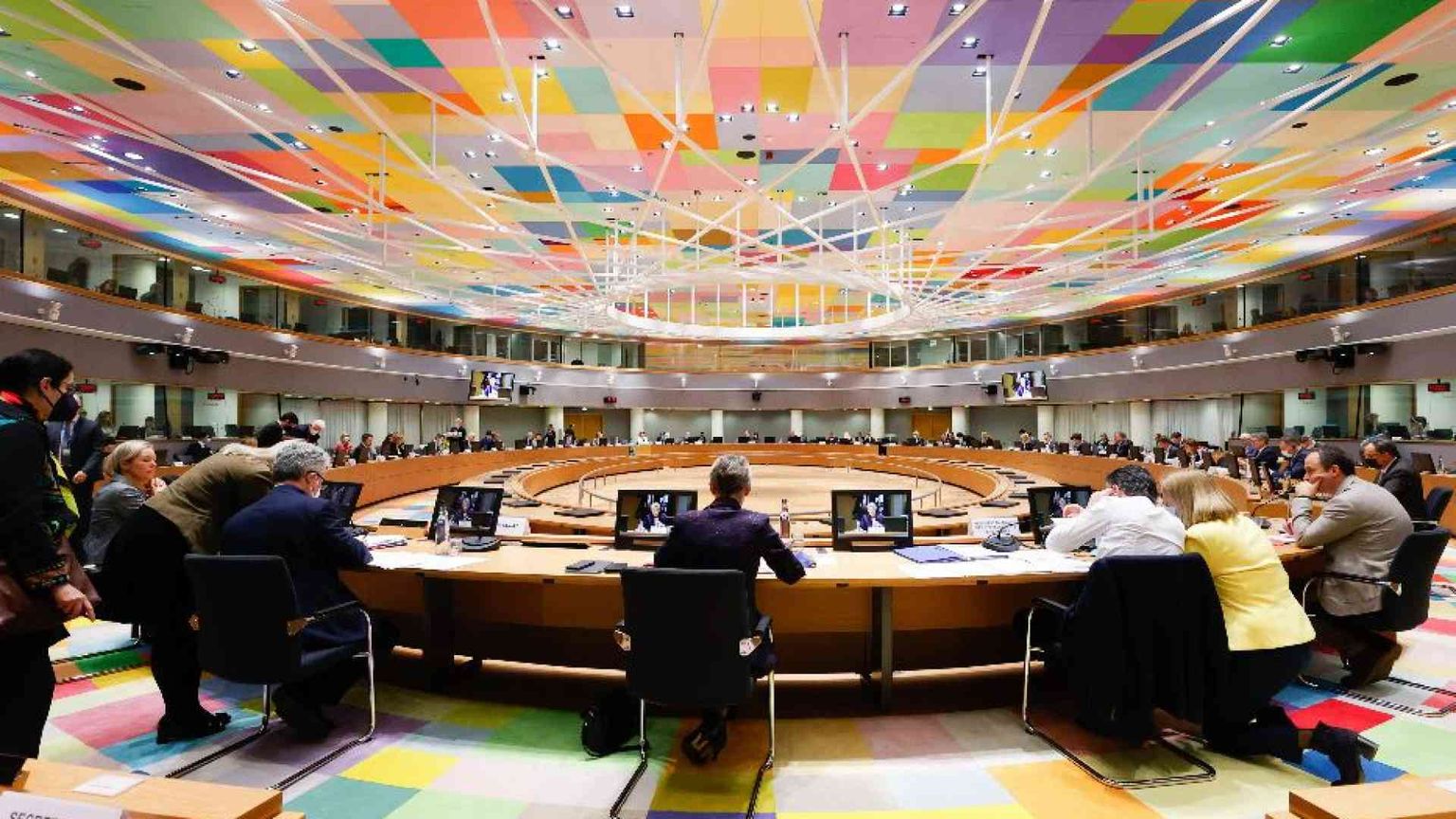 Sfruttare la surrogata è un crimine europeo. Una buona notizia (a metà)