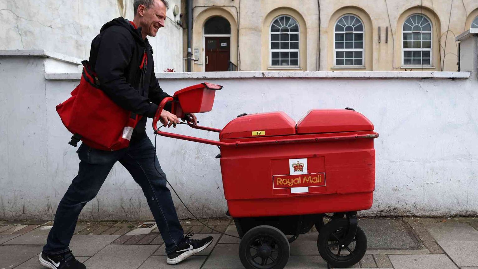 Il miliardario Kretinsky si compra Royal Mail
