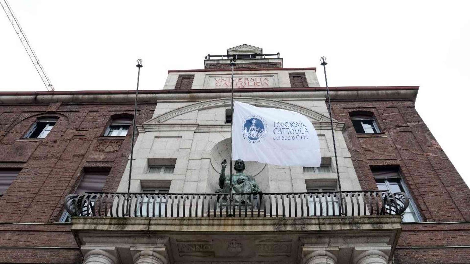 L'omaggio di docenti e studenti al rettore scomparso Anelli