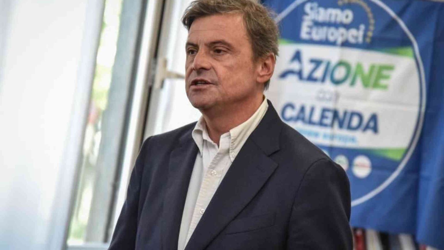 Calenda: «Meloni inadatta, spacca l'Italia. Aiuto a Kiev ma Macron sbaglia»