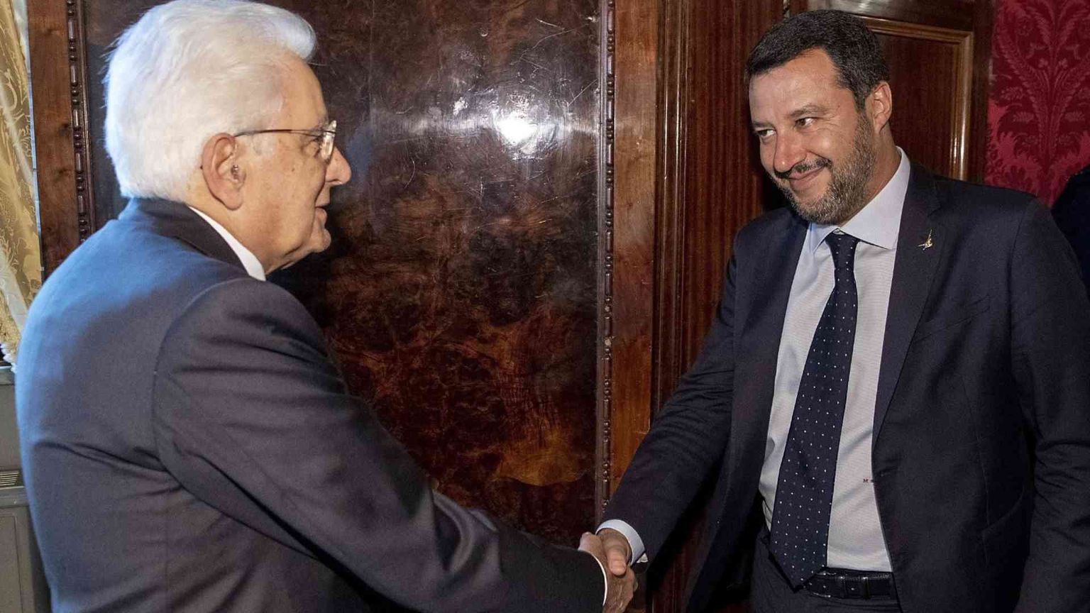 Retromarcia di Salvini: io e la Lega con Mattarella