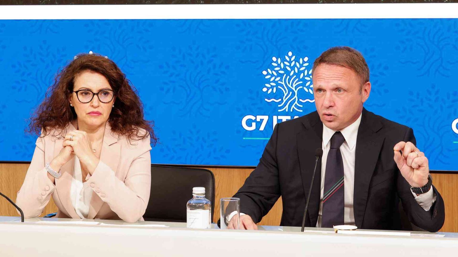 Torna la Social card: 40 euro in più, ma gli sconti sono a rischio