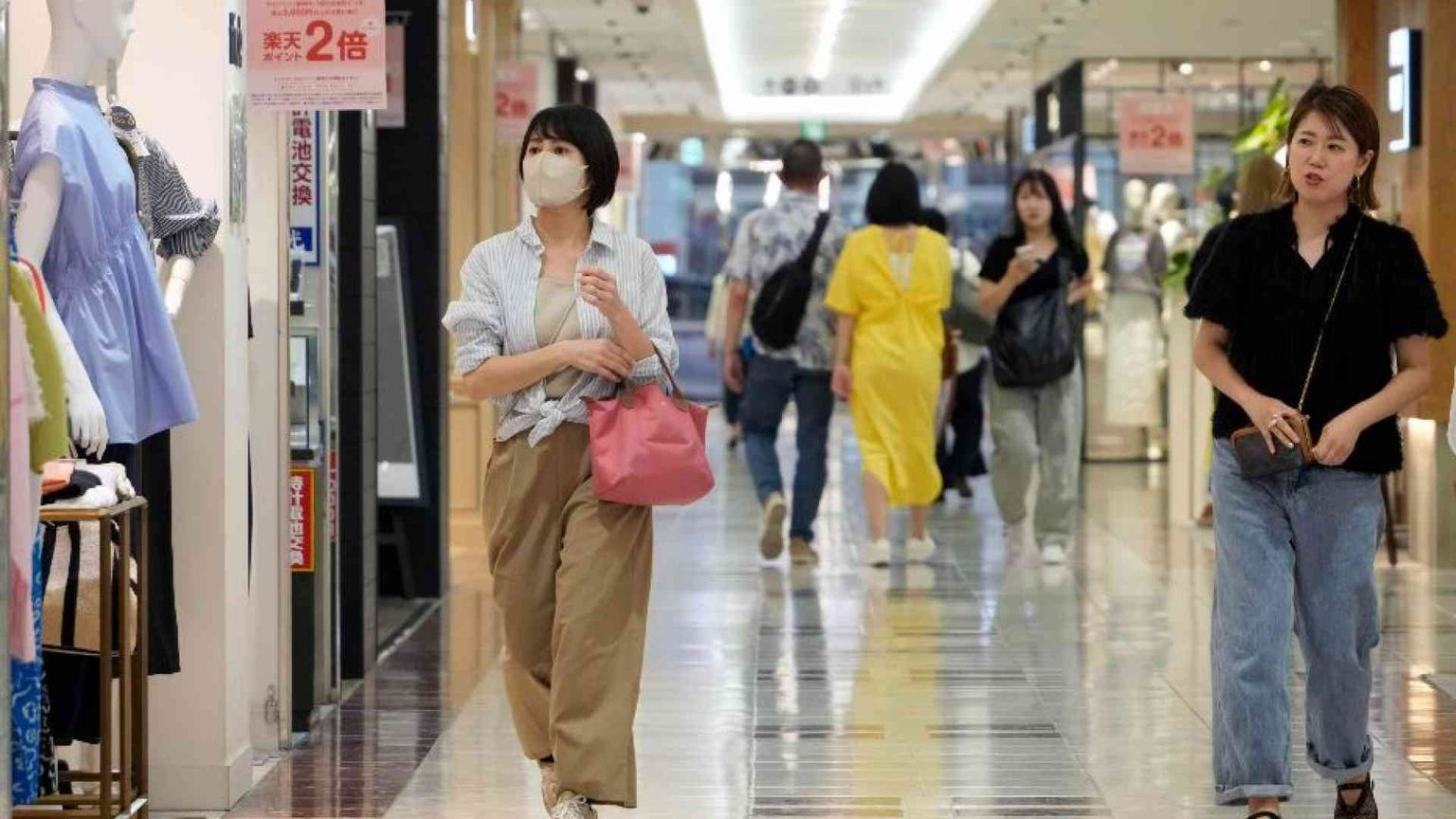 L'ultima spiaggia: Tokyo lancia un'app per "spingere" i matrimoni