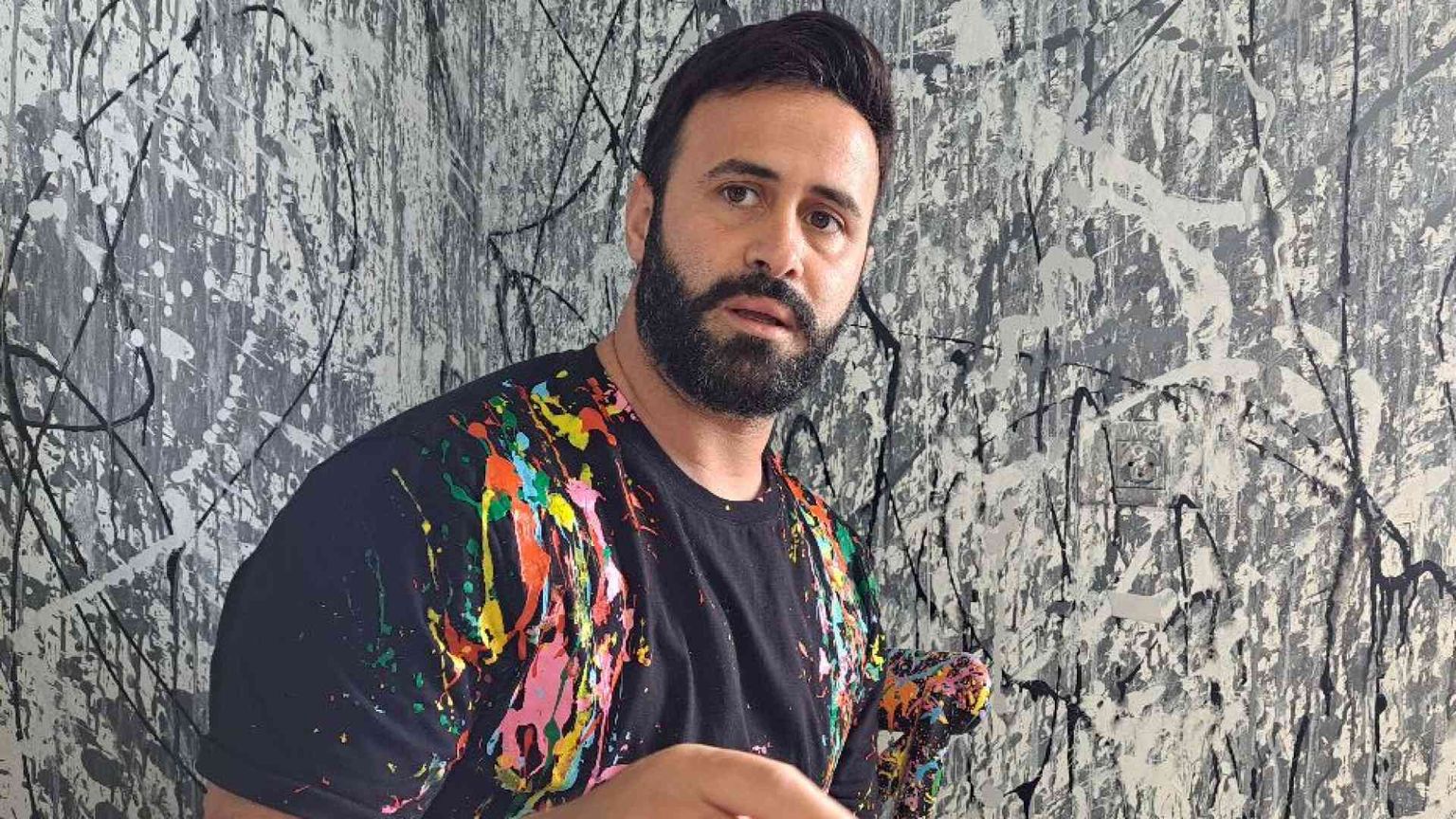 Da emarginato a star dei social. Artista druso: «La mia rabbia a colori»