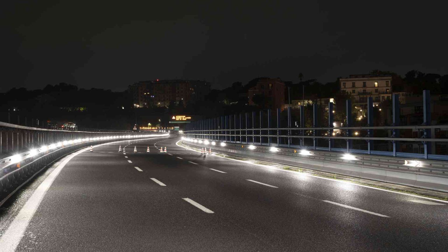 Autostrade per l'Italia sperimenta la luce radente: ecco a cosa serve