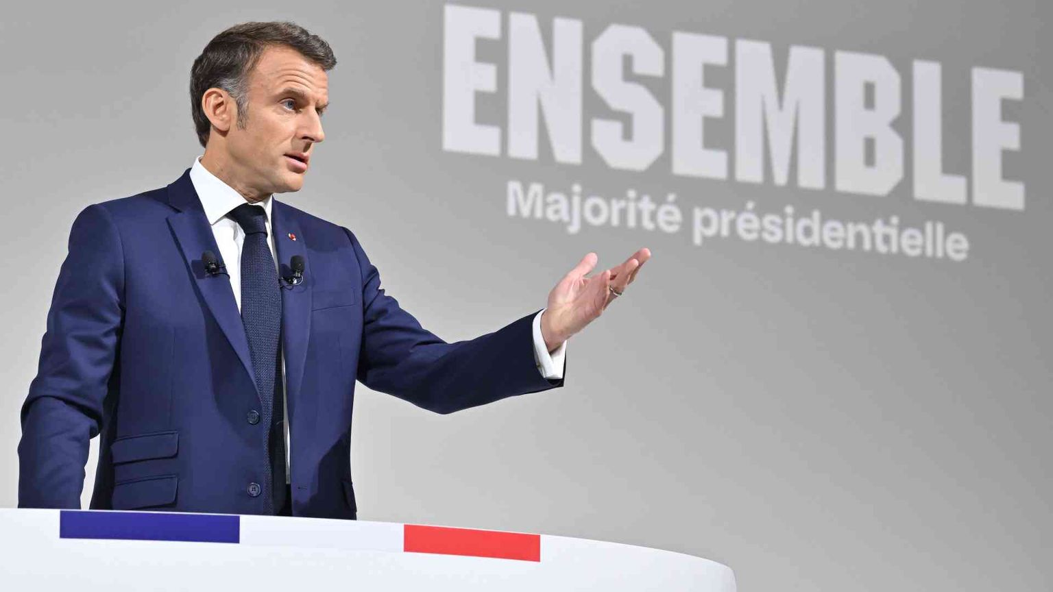 Qual è il piano di Macron contro gli estremismi per le nuove elezioni