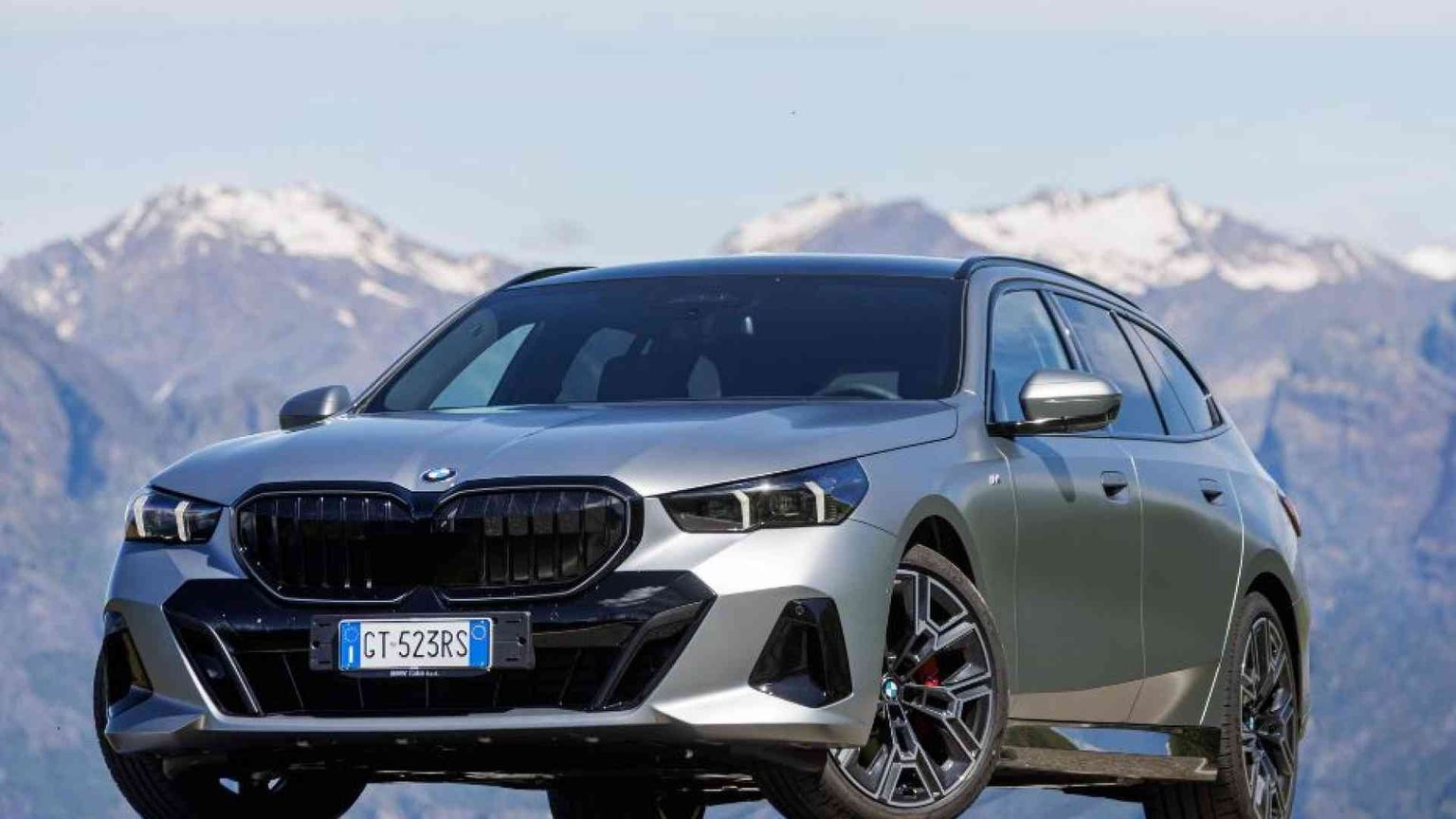 Bmw Serie 5 Touring, tecnologia per stupire. E anche di più