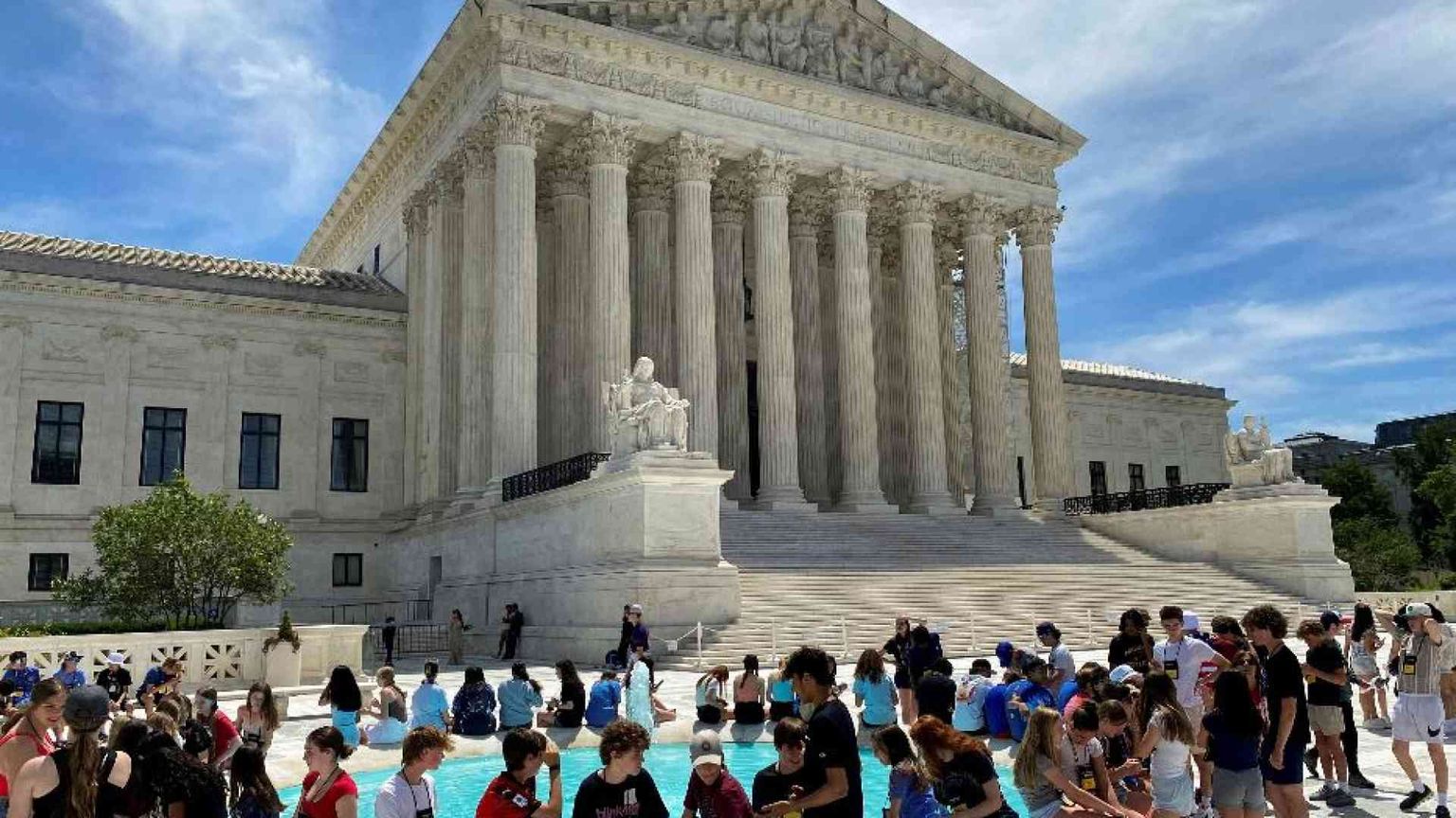 La Corte suprema: no a restrizioni federali sulla pillola abortiva