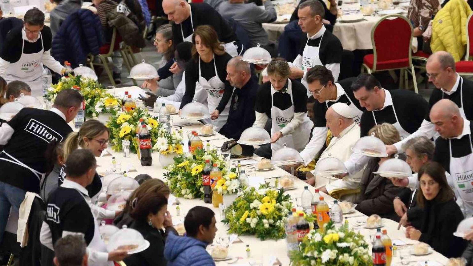 Il Papa: i signori della guerra, potenti per il mondo, miserabili secondo Dio