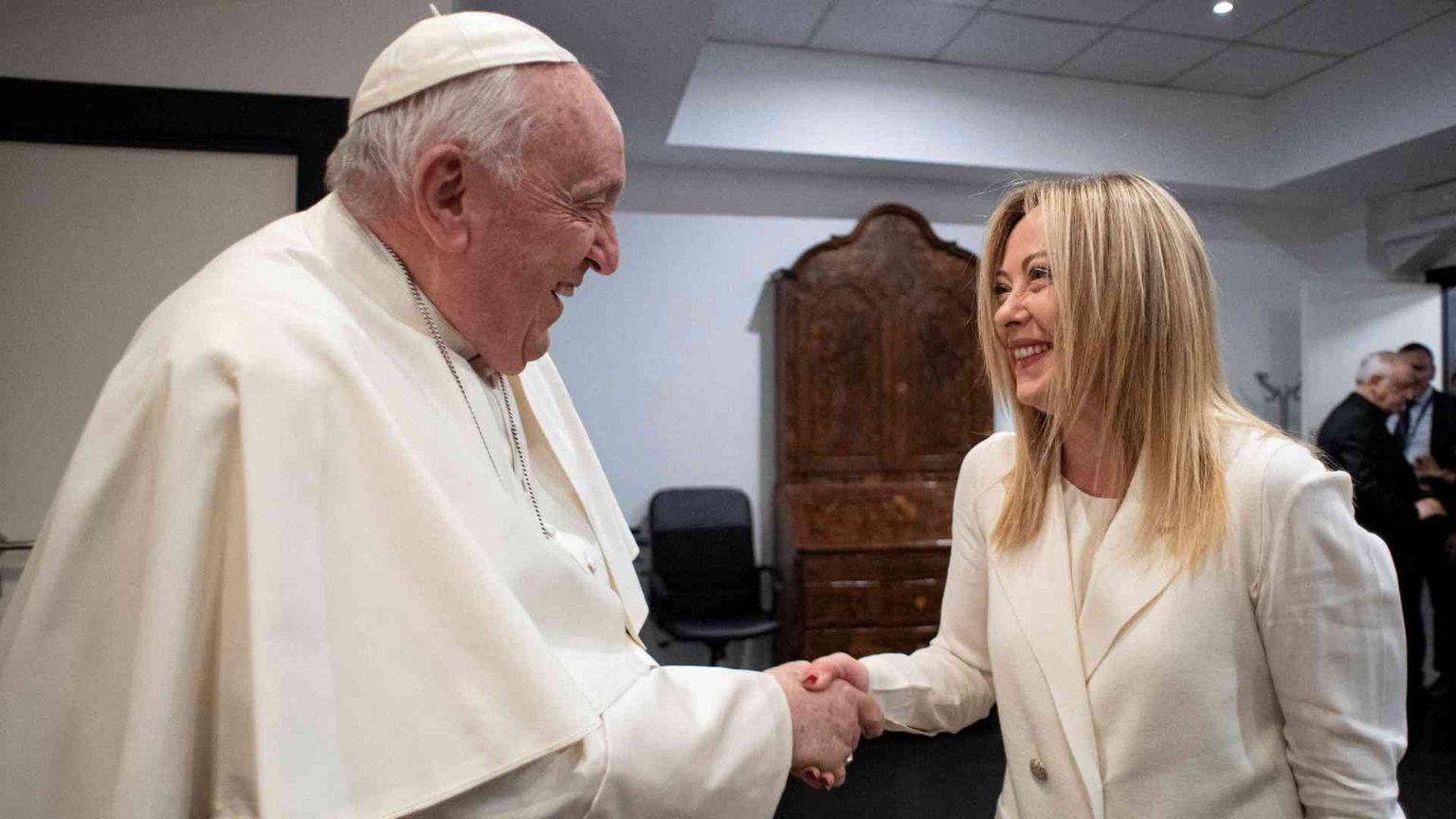 Un discorso e dieci bilaterali per Francesco. Pace, povertà e IA i temi