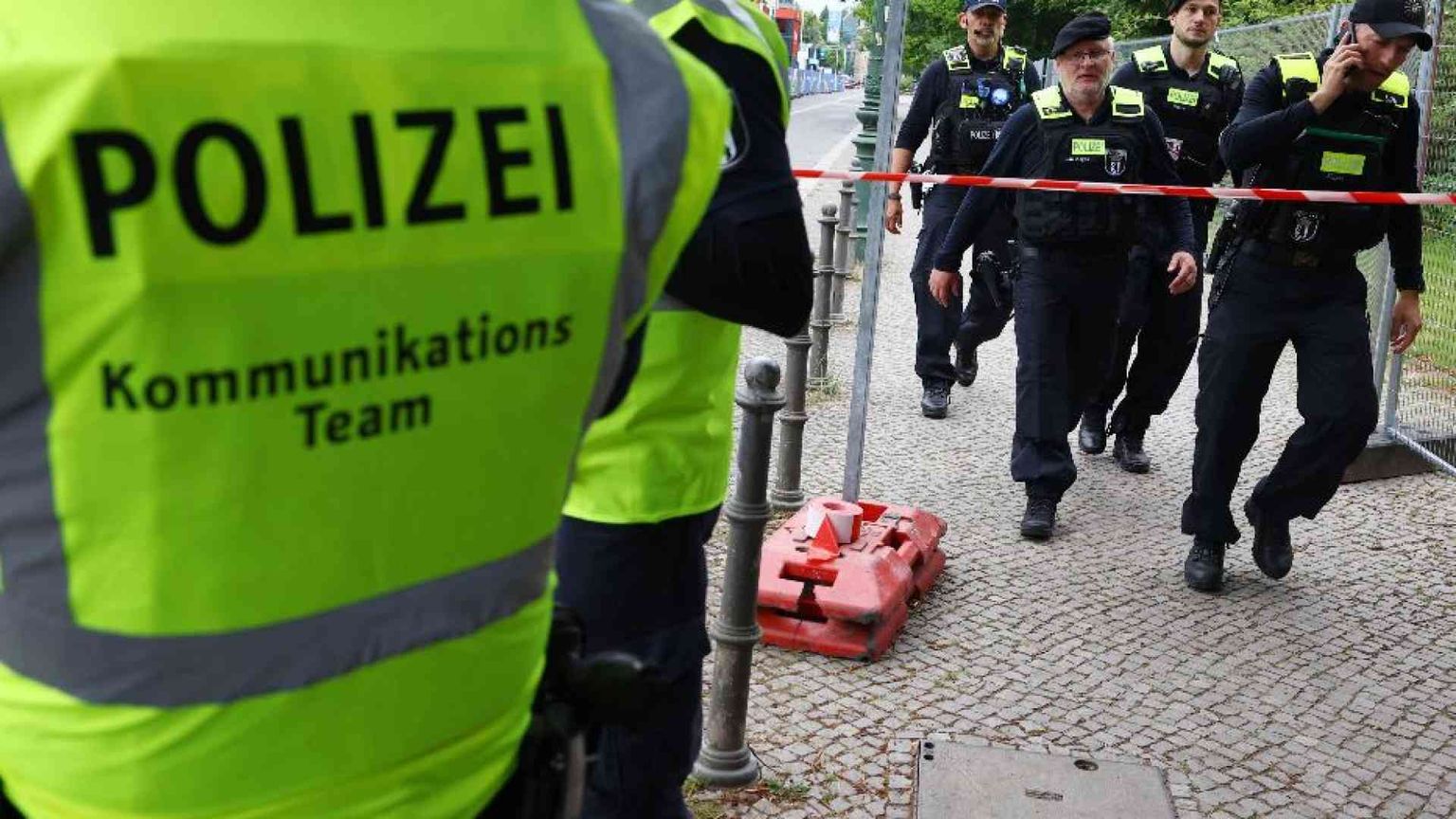 Due bimbe ghanesi aggredite per strada da una “squadraccia” di venti persone