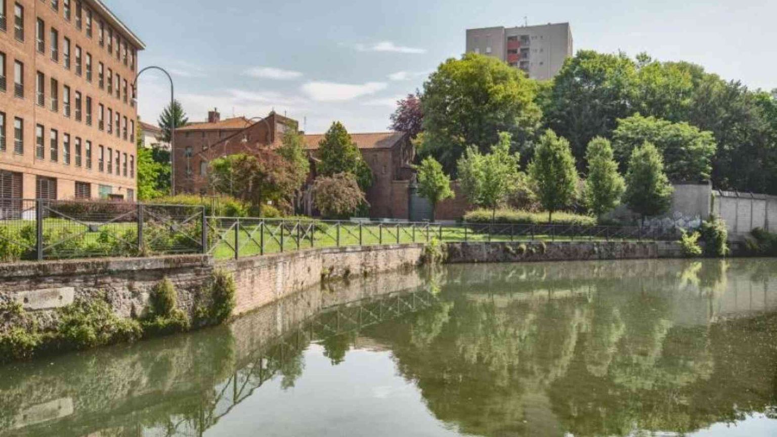 A Milano, la città che corre, il monastero delle clarisse. Dove tutti rallentano