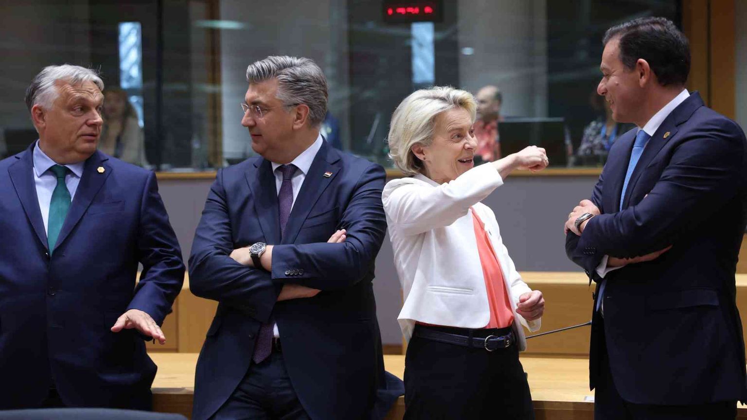 Von der Leyen-bis, rinvio dopo il vertice notturno (anche per i dubbi di Meloni)