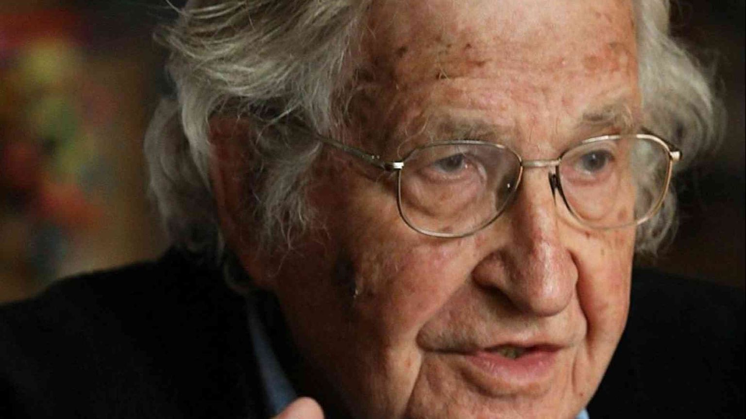 Noam Chomsky, la falsa notizia della morte e le nostre scuse