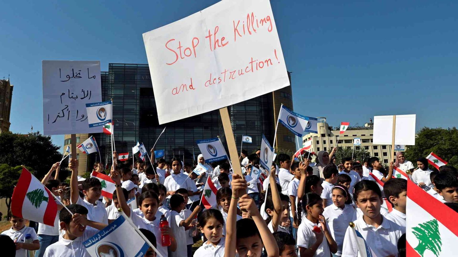 L'ultima maledizione del Libano. La guerra con Israele bussa alle porte